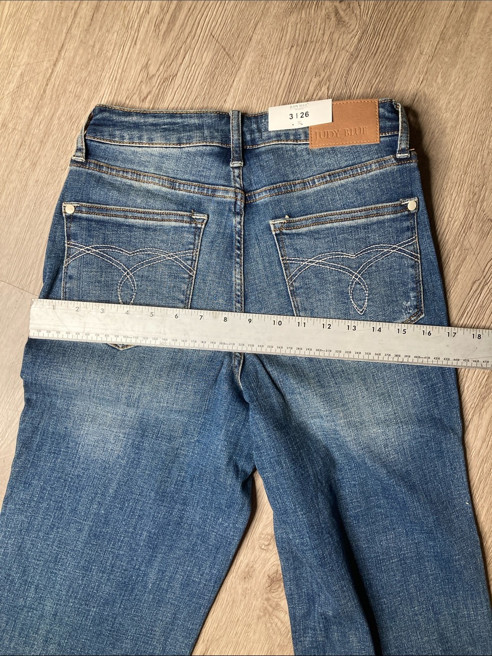 Judy Blue Medium Wash Blue Jeans - Picture 12 of 12